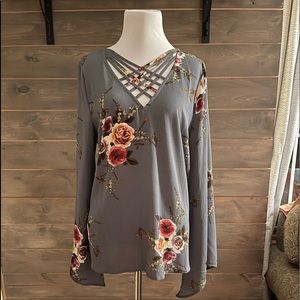 NWOT Entro top, boho sleeves with a bit of a bell, medium